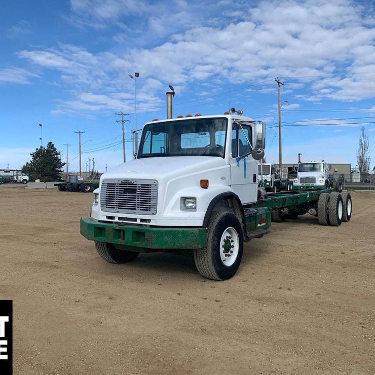 2003 FREIGHTLINER FL106