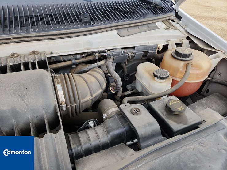 2010-ford-cargo-image-27