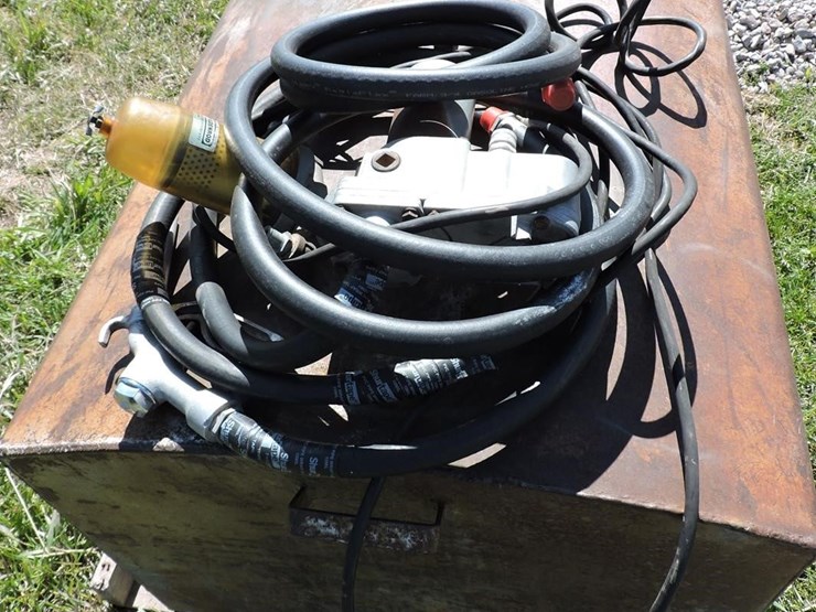 transfer-tank-w/12-volt-pump,-approximately-130-ga-image-3