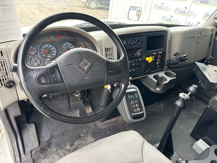 2015-international-durastar-4400-image-20