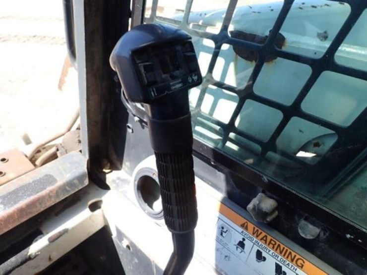 2006-bobcat-s150-image-15