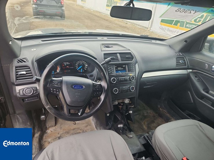 2017-ford-explorer-image-14