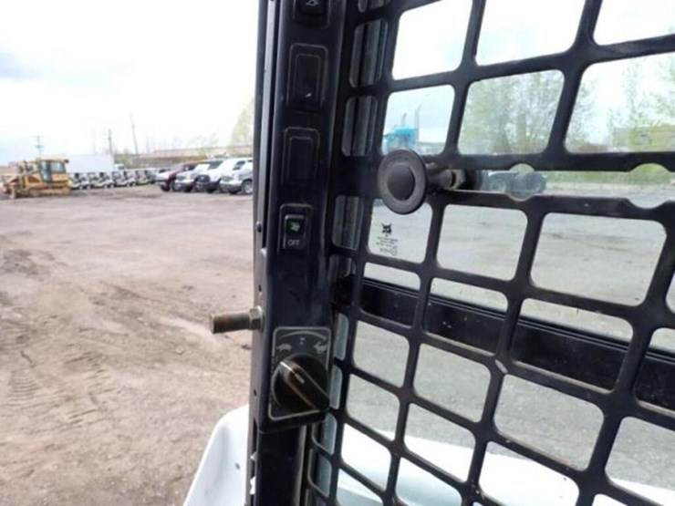 2021-bobcat-t870-image-13