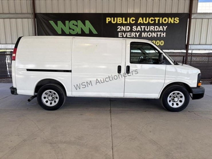 2009-chevrolet-express-1500-image-1