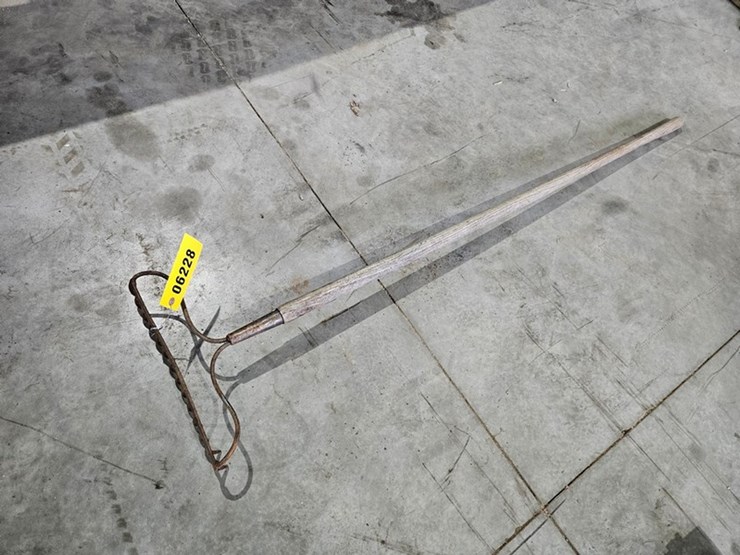 #6228-•-metal-rake-image-1
