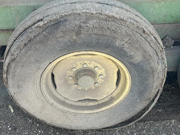 john-deere-660-image-28