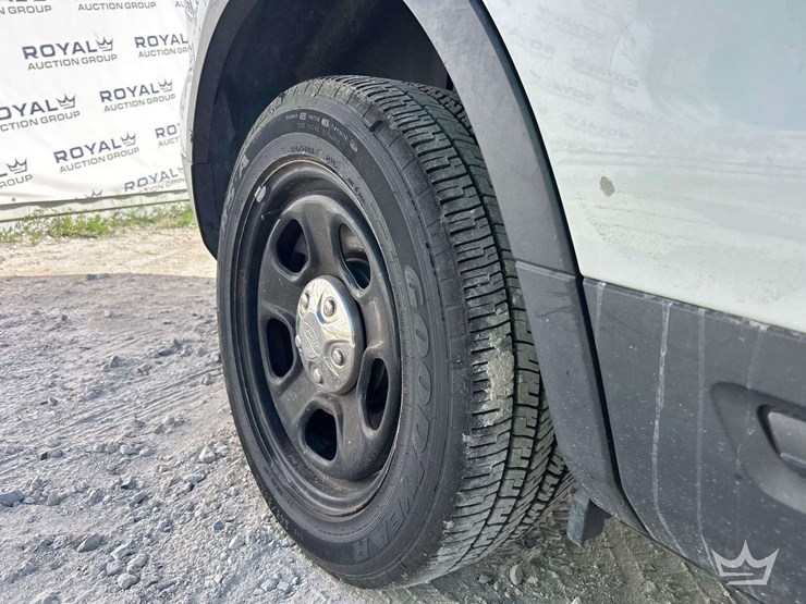 2016-ford-explorer-image-26