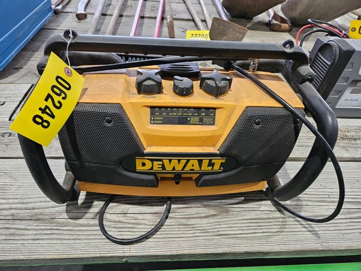 #6248-•-dewalt-radio-image-1