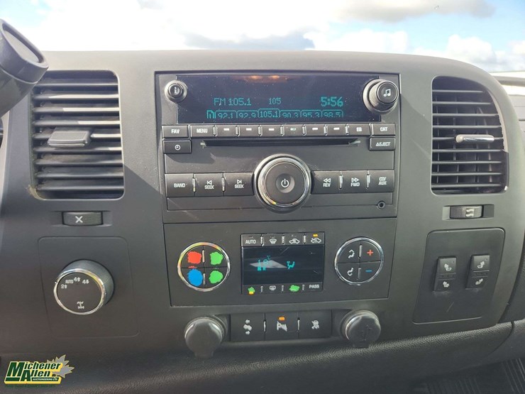 2011-gmc-sierra-1500-sl-image-18