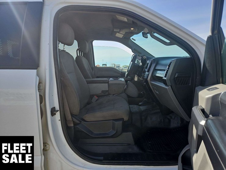 2017-ford-f550-image-40