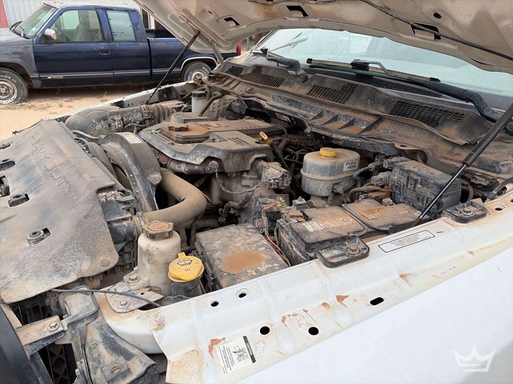 2018-dodge-3500-image-28
