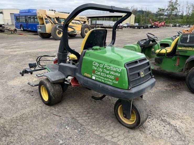 2000-john-deere-2500-image-4