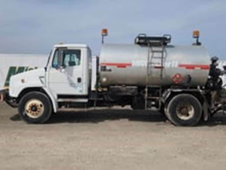 1999-freightliner-fl70-image-5