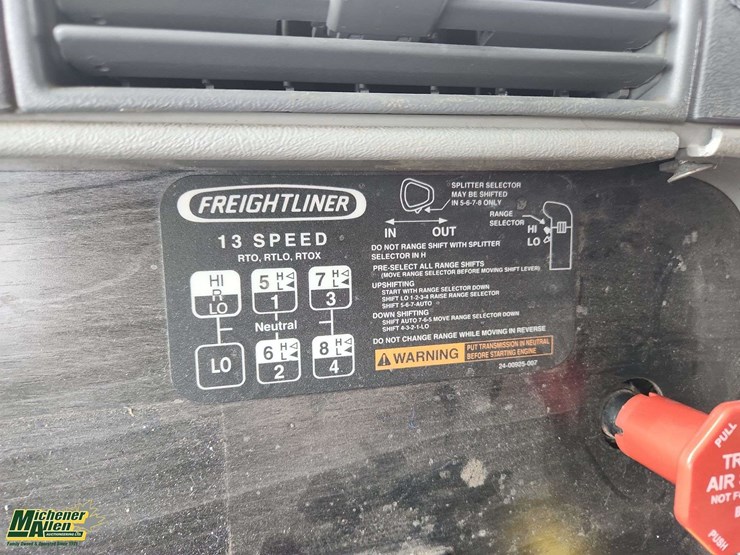 2005-freightliner-columbia-120-image-11