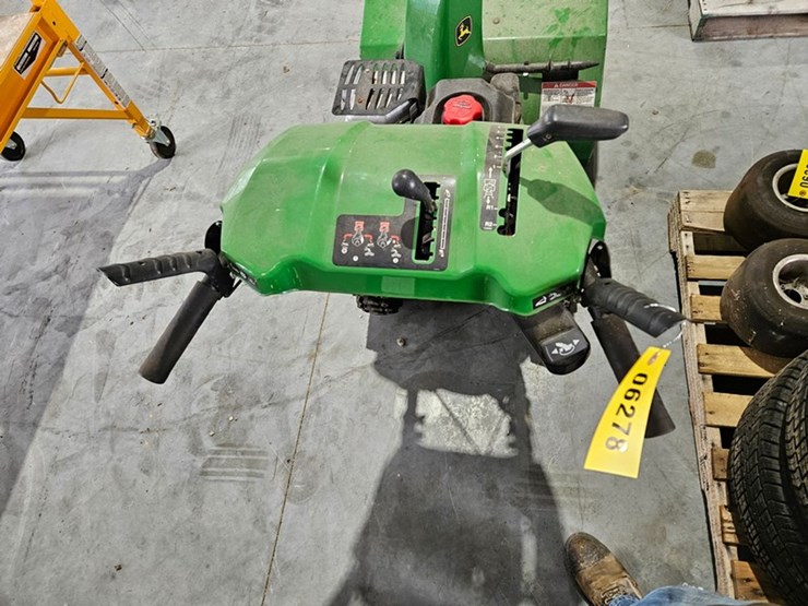 #6278-•-john-deere-1028-self-propelled-snow-blower-image-16