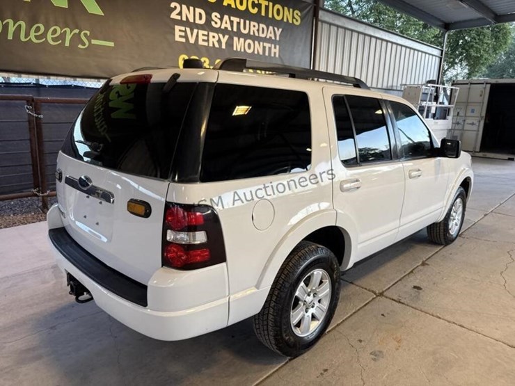 2009-ford-explorer-image-8
