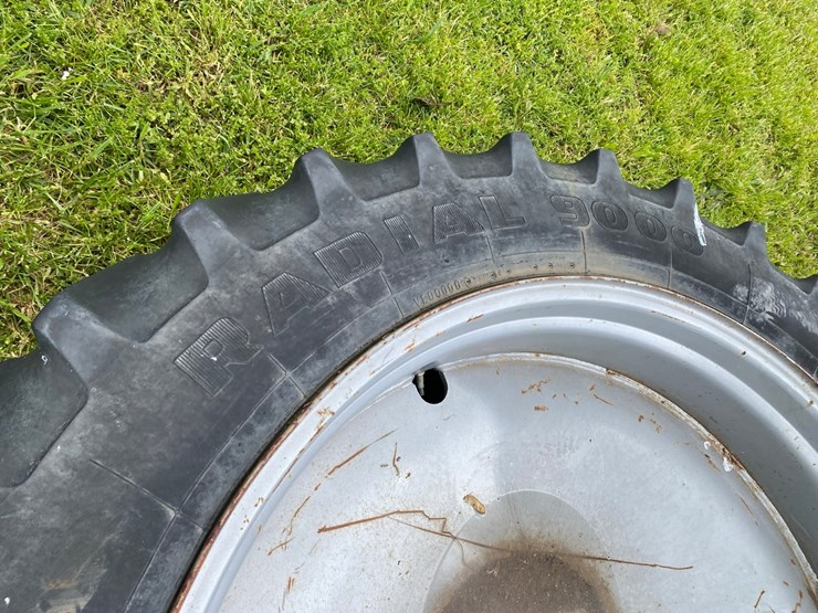 46"-wheels-used-to-raise-grain-auger-image-6