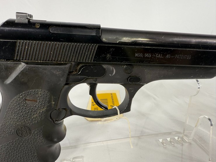 #12-•-beretta-96d-40-pistol-ber195967-image-16