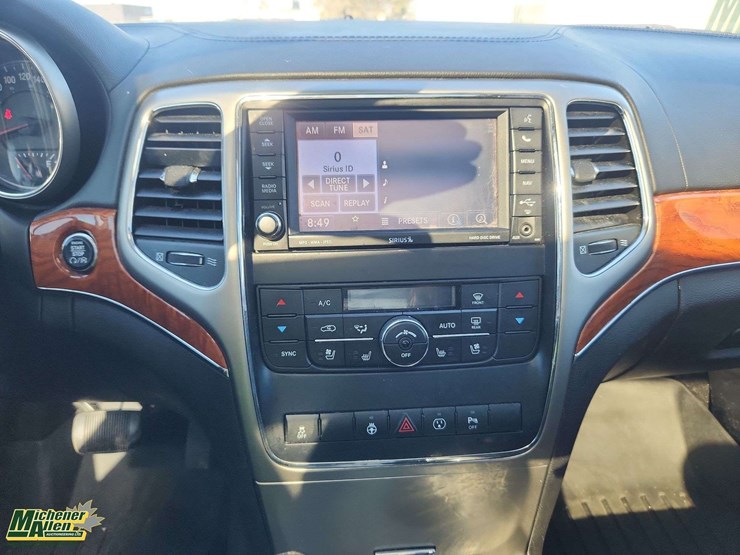 2013-jeep-grand-cherokee-image-26
