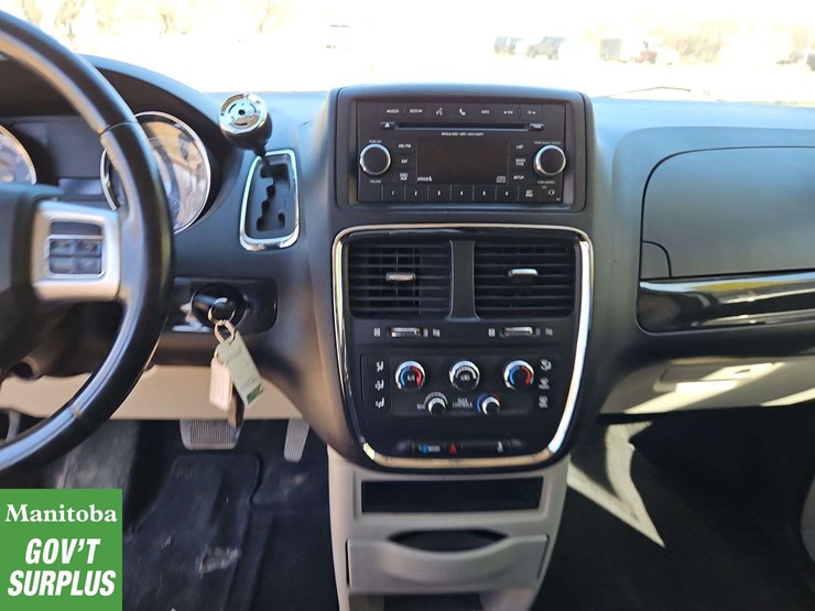 2012-dodge-grand-caravan-se-image-24