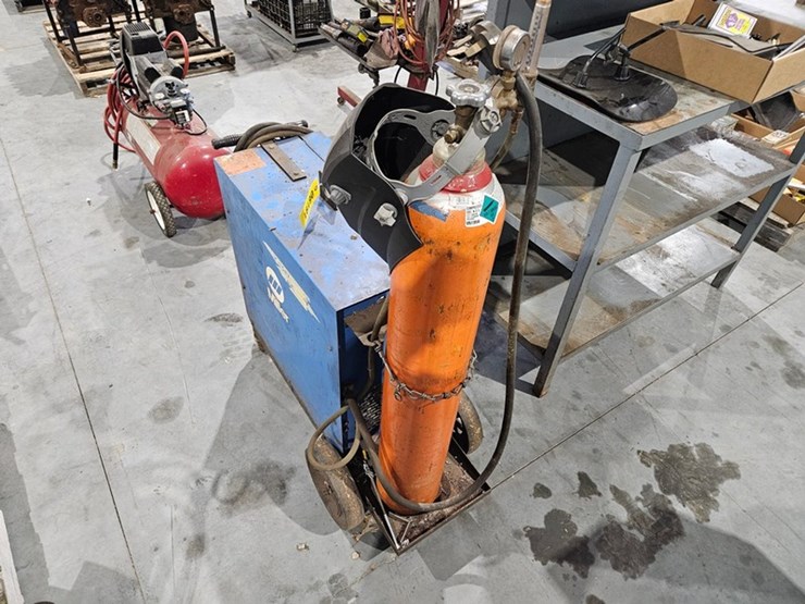 #6191-•-miller-millermatic-200-welder-image-3