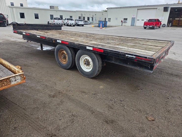 1999-18'x102"-flatbed-trailer-image-16
