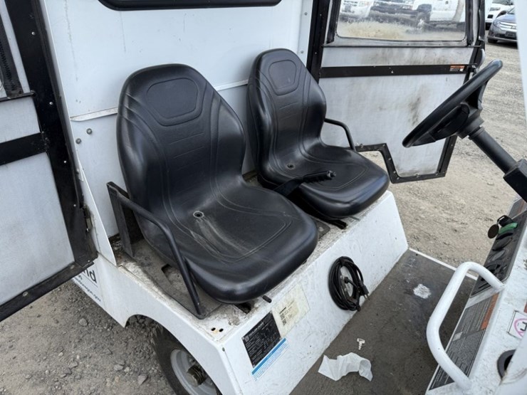2019-taylor-dunn-bigfoot-electric-utility-cart-image-15