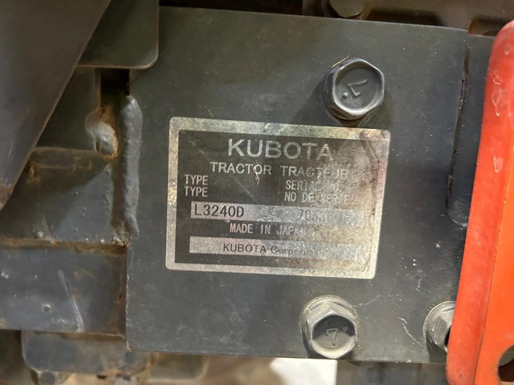 kubota-la724-image-27