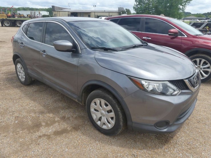 2018-nissan-rogue-image-2