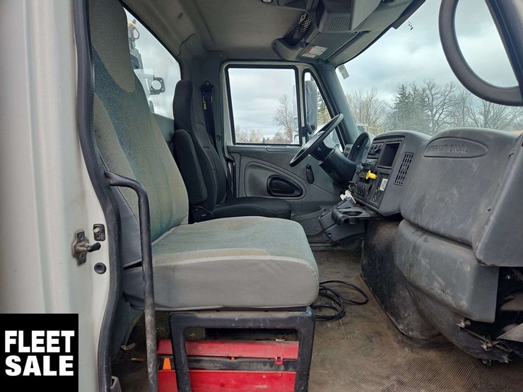 international-workstar-7400-image-32