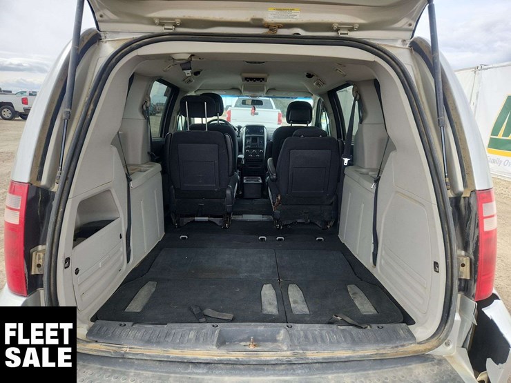 2010-dodge-grand-caravan-image-16