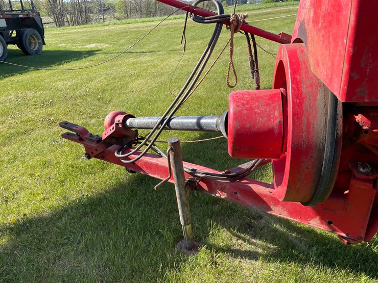 massey-ferguson-124-image-24