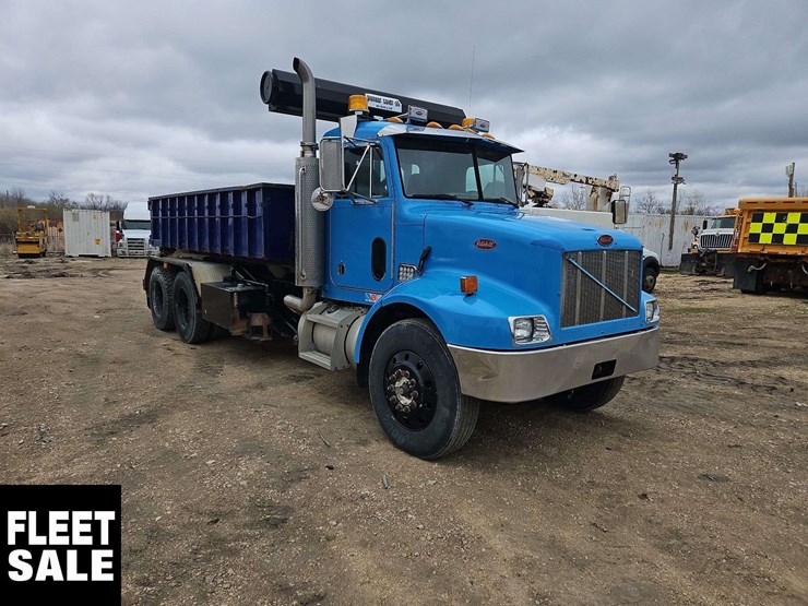 2003-peterbilt-330-image-2