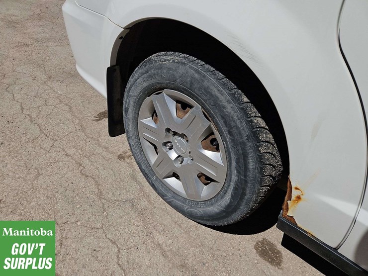 2011-dodge-grand-caravan-image-12