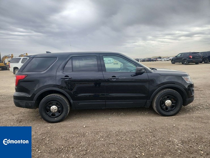 2016-ford-explorer-image-7