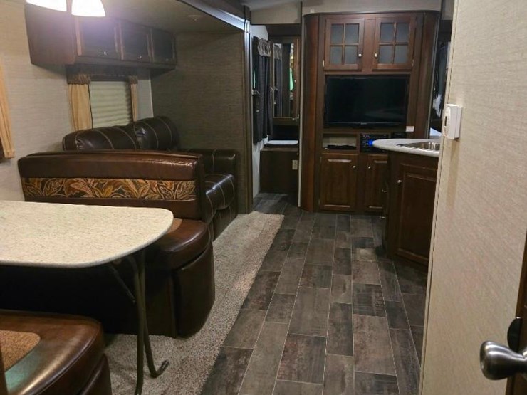 2016-keystone-camper-image-22