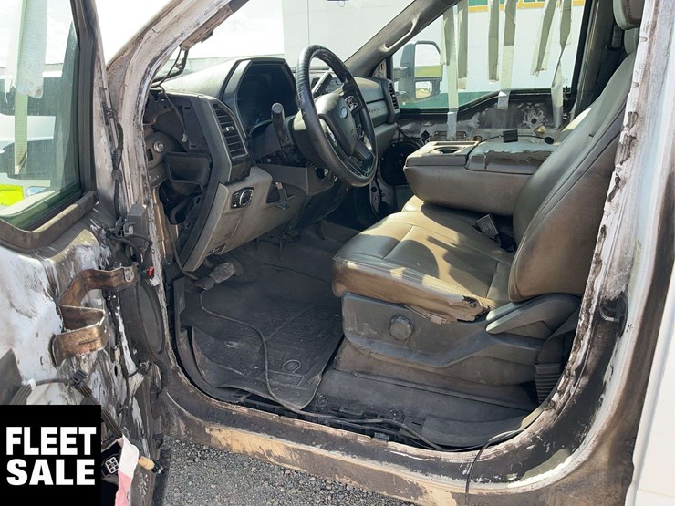 2021-ford-f350-image-14