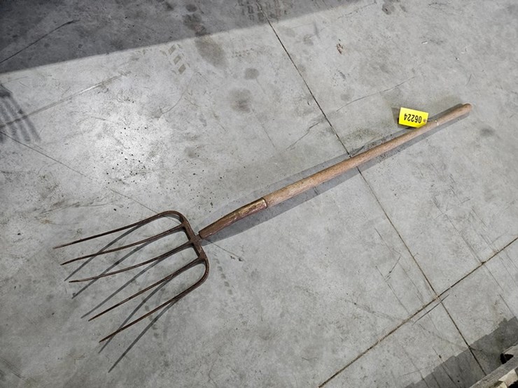 #6224-•-pitch-fork-image-1