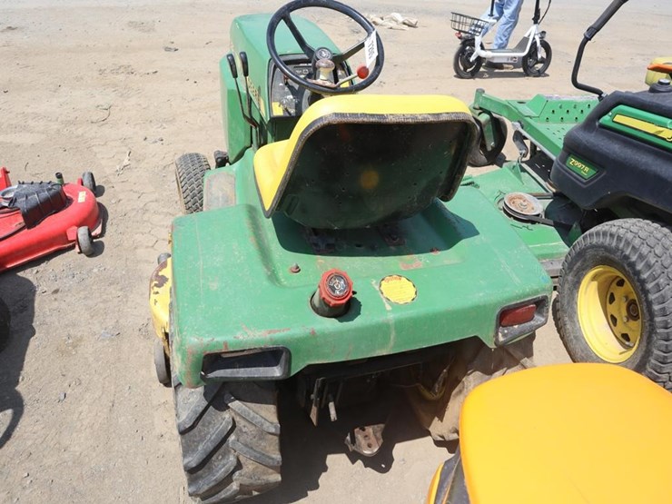 john-deere-332-image-6