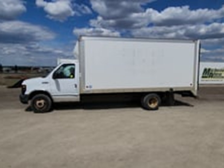 2008-ford-e350-image-5