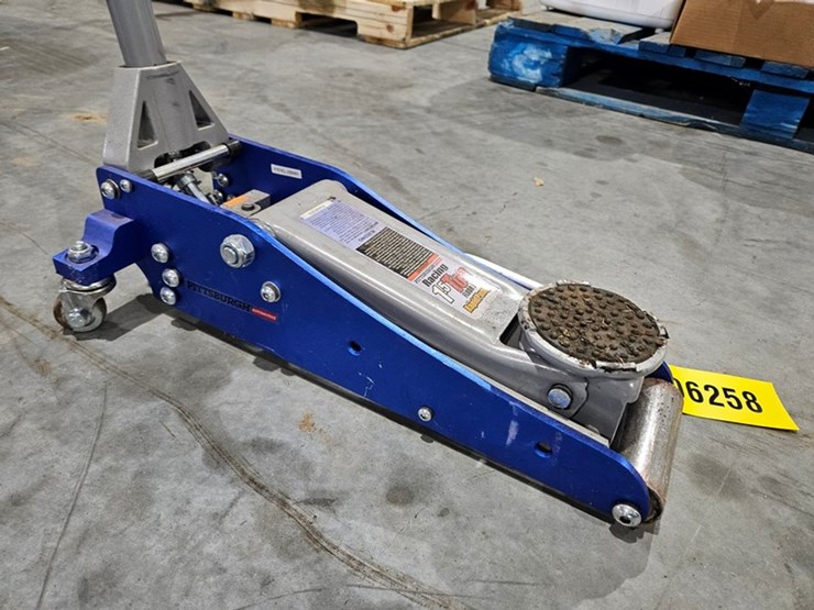 #6258-•-pittsburgh-racing-1.5-ton-floor-jack-image-6