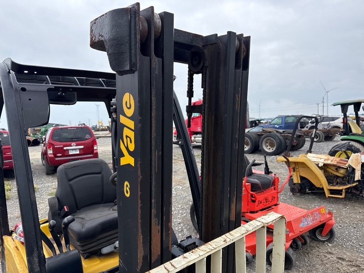 #49156-•-2021-yale-pneumatic-tire-forklift-g807n161450-image-14