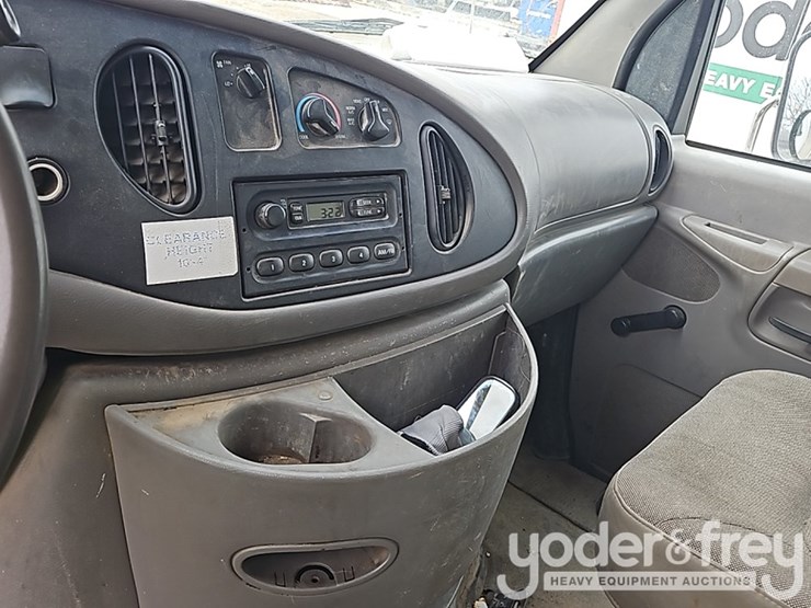 2002-ford-e450-image-30