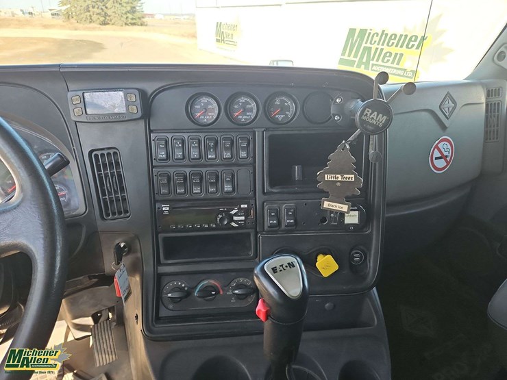 2016-international-prostar-image-26