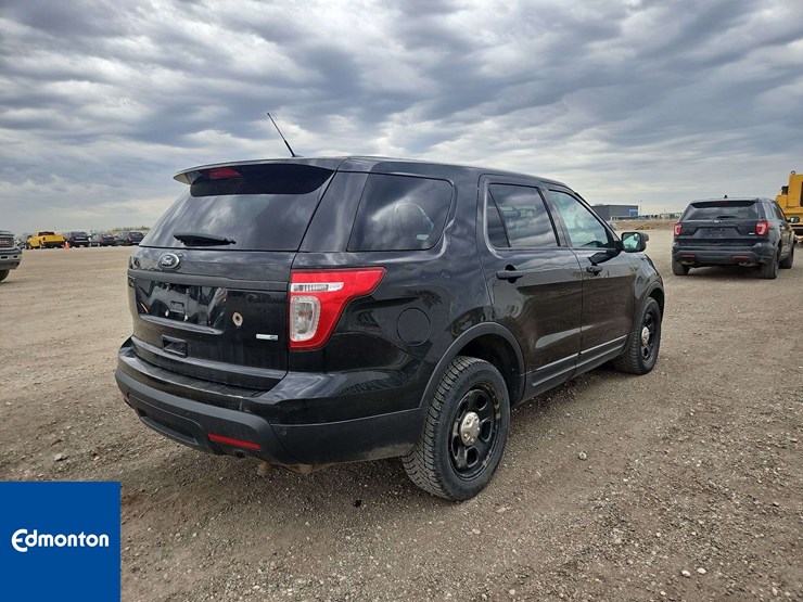2015-ford-explorer-image-4