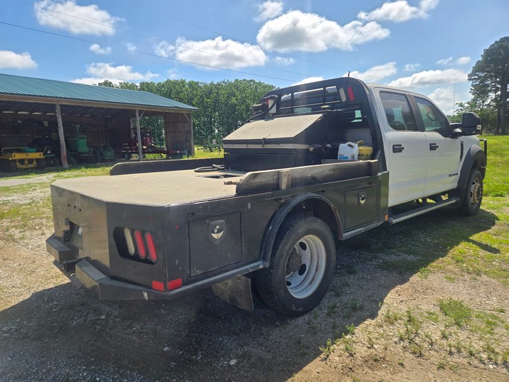 2017-ford-f550-image-15