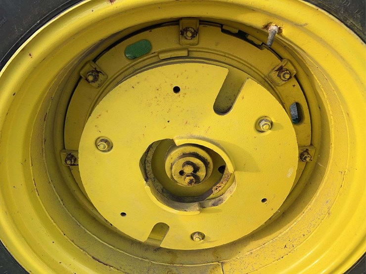 john-deere-820-image-55