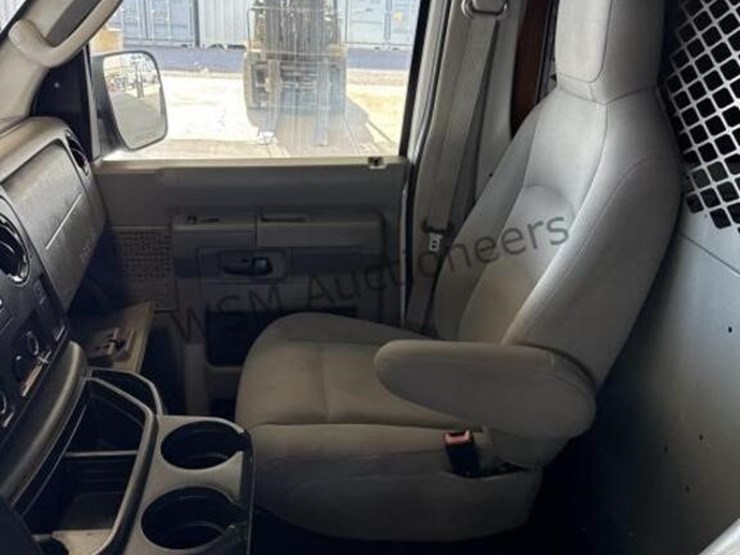 2009-ford-cargo-image-23