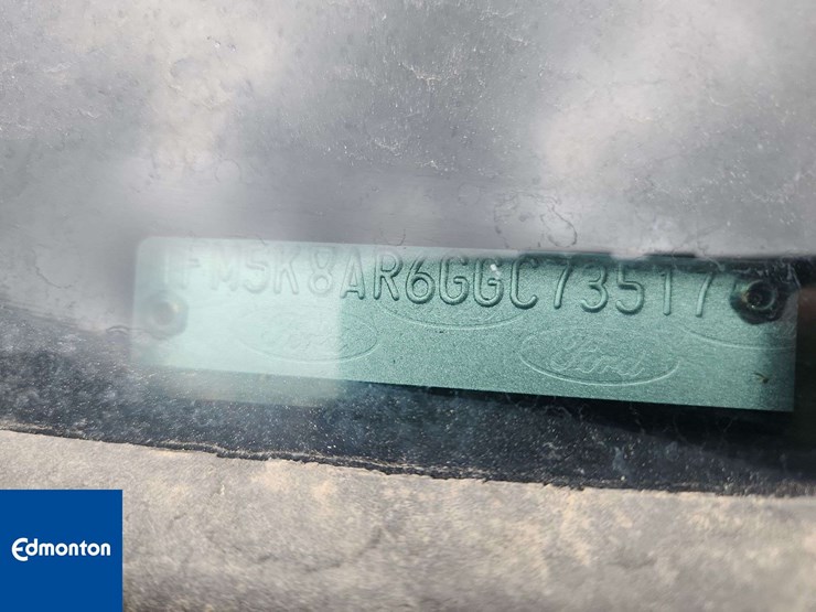 2016-ford-explorer-image-41