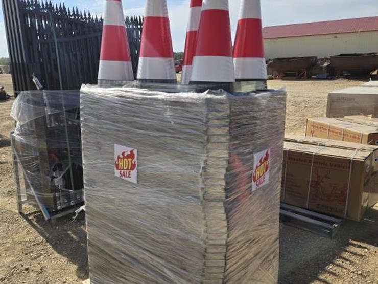 #666-•-(250)-traffic-safety-cones-image-4